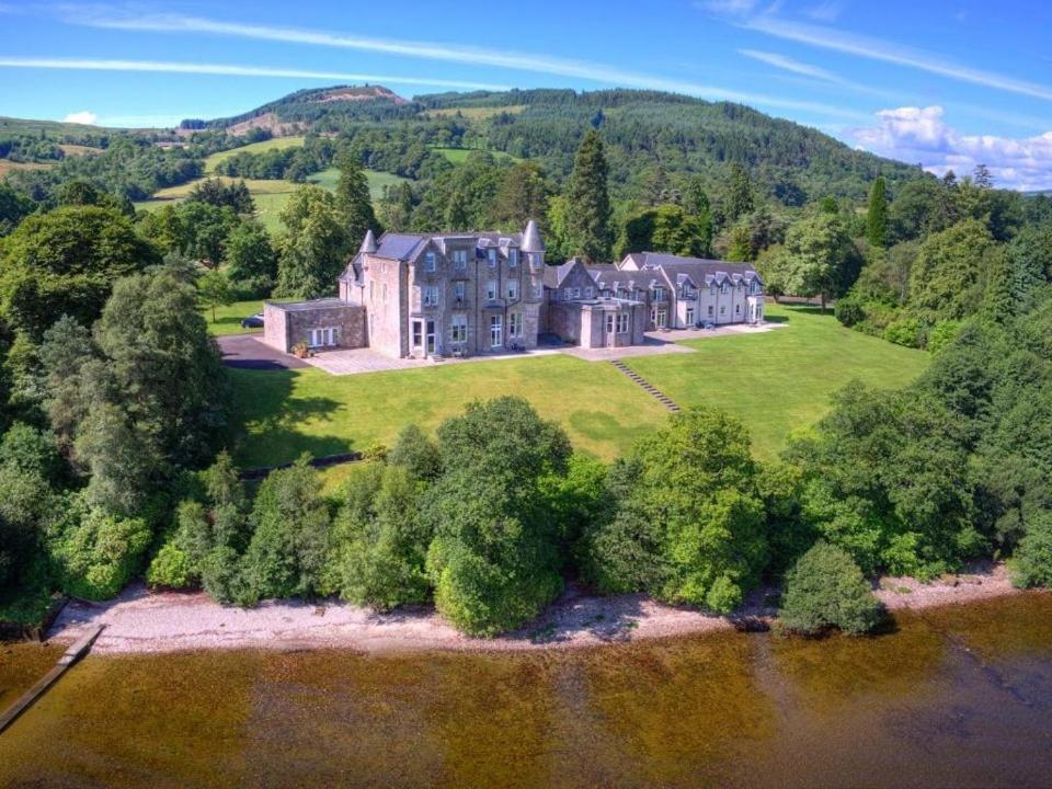 Lomond Castle Penthouse Apartment Luss Bagian luar foto