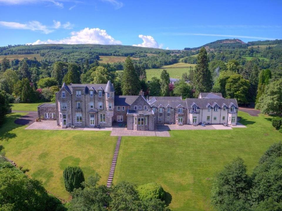 Lomond Castle Penthouse Apartment Luss Bagian luar foto