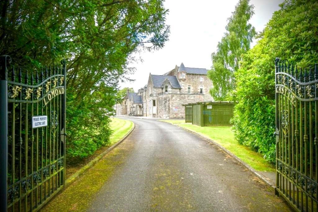 Lomond Castle Penthouse Apartment Luss Bagian luar foto