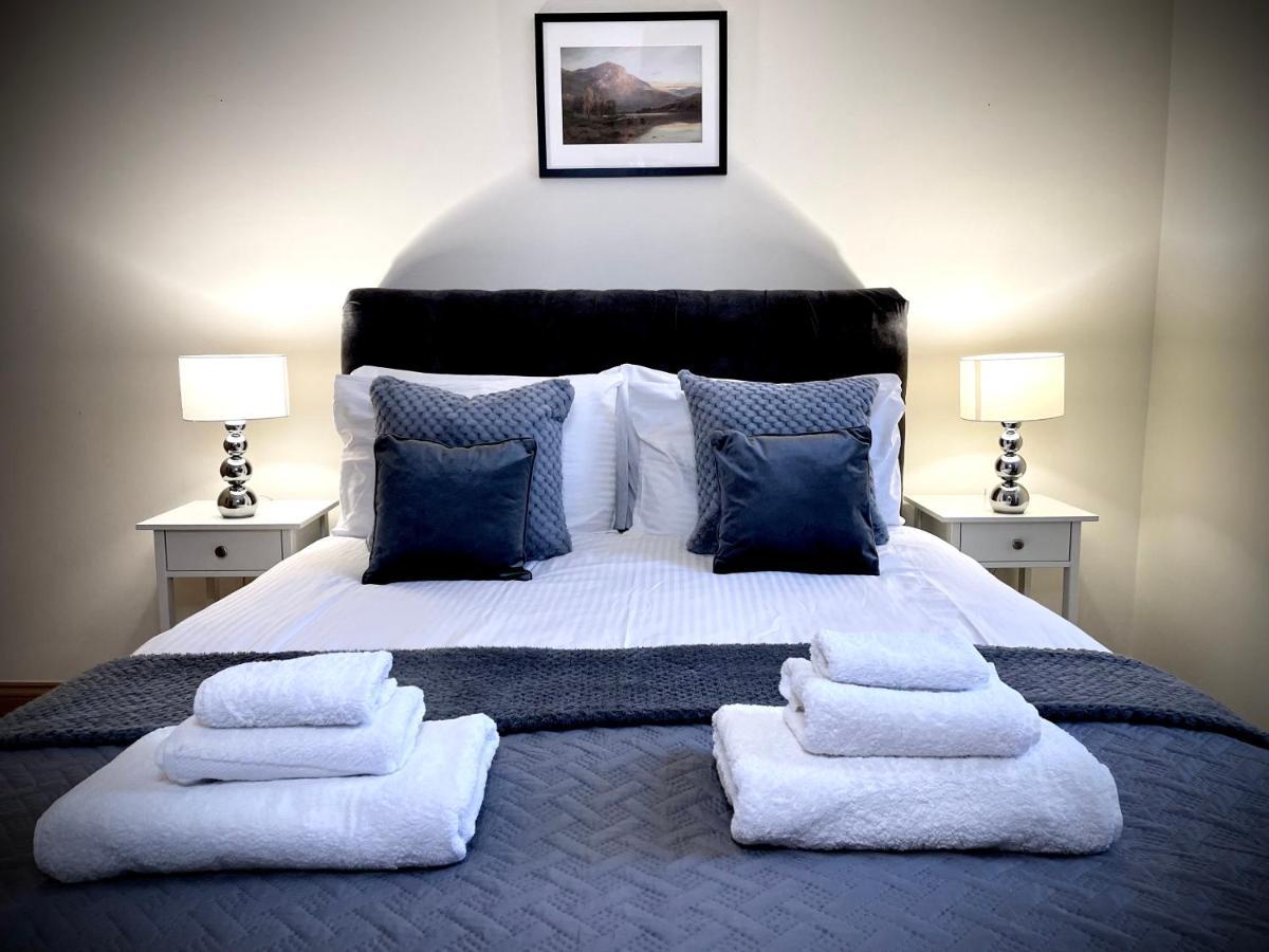 Lomond Castle Penthouse Apartment Luss Bagian luar foto