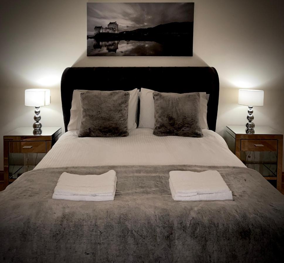 Lomond Castle Penthouse Apartment Luss Bagian luar foto