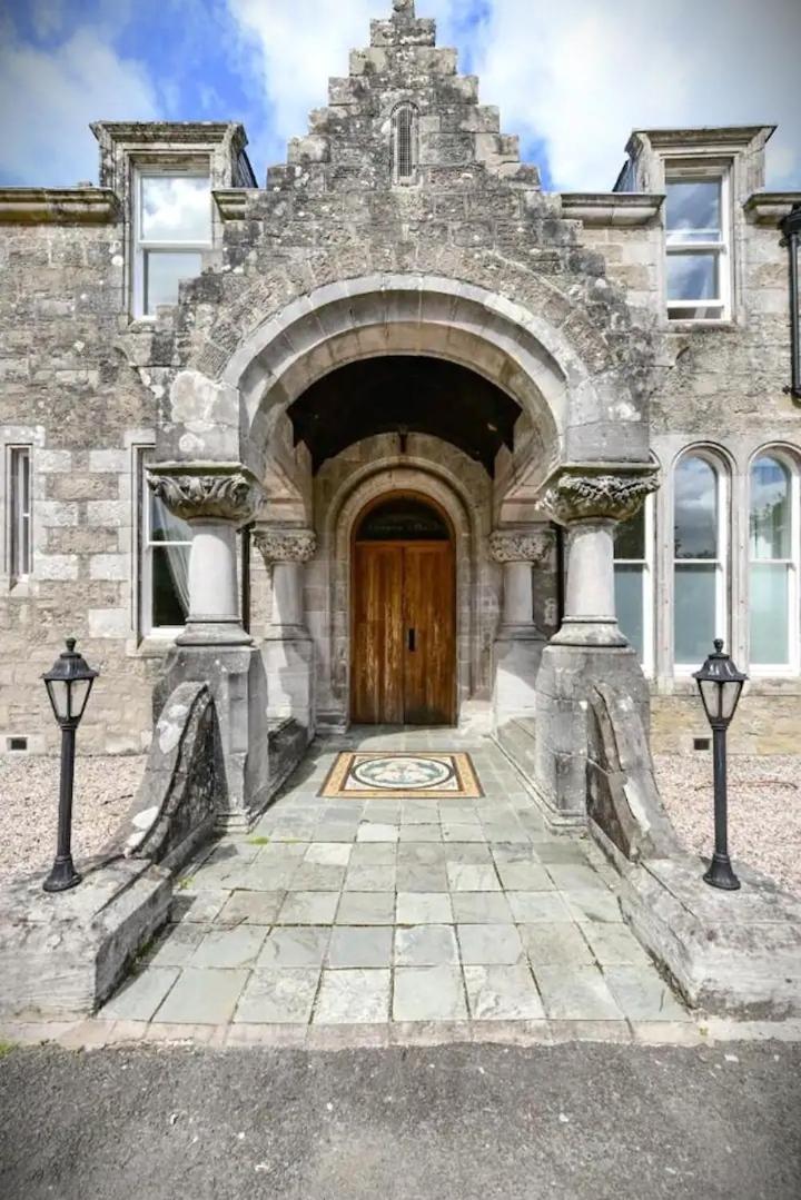 Lomond Castle Penthouse Apartment Luss Bagian luar foto